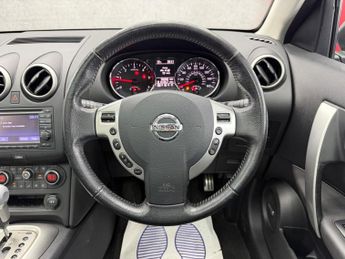 Nissan Qashqai 2.0 dCi Tekna Auto 4WD Euro 5 5dr (AVM)