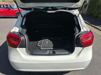 Mercedes-Benz A Class 1.5 A180d SE 7G-DCT Euro 6 (s/s) 5dr