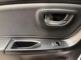 Toyota Yaris 1.5 VVT-h GR SPORT E-CVT Euro 6 (s/s) 5dr