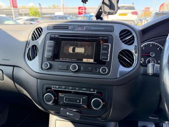 Volkswagen Tiguan 2.0 TDI BlueMotion Tech Match DSG 4WD Euro 5 (s/s) 5dr