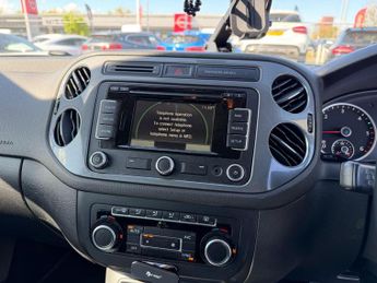 Volkswagen Tiguan 2.0 TDI BlueMotion Tech Match DSG 4WD Euro 5 (s/s) 5dr