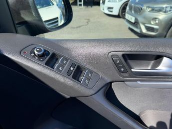 Volkswagen Tiguan 2.0 TDI BlueMotion Tech Match DSG 4WD Euro 5 (s/s) 5dr