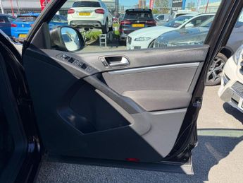 Volkswagen Tiguan 2.0 TDI BlueMotion Tech Match DSG 4WD Euro 5 (s/s) 5dr