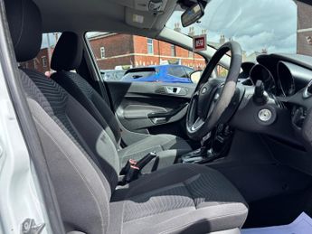 Ford Fiesta 1.0T EcoBoost Zetec Powershift Euro 5 5dr