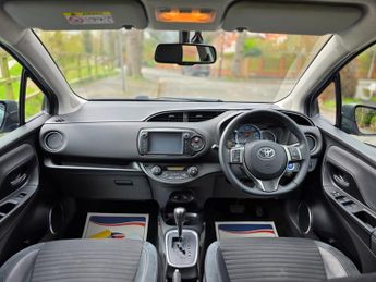 Toyota Yaris 1.5 VVT-h Excel E-CVT Euro 6 5dr (15in Alloy)