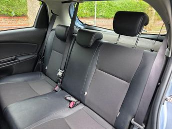 Toyota Yaris 1.5 VVT-h Excel E-CVT Euro 6 5dr (15in Alloy)