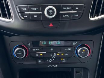 Ford Focus 1.6 Titanium Powershift Euro 6 5dr