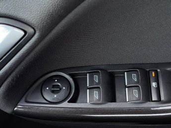 Ford Focus 1.6 Titanium Powershift Euro 6 5dr