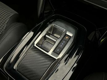 Peugeot E-2008 50kWh GT SUV 5dr Electric Auto (136 ps)