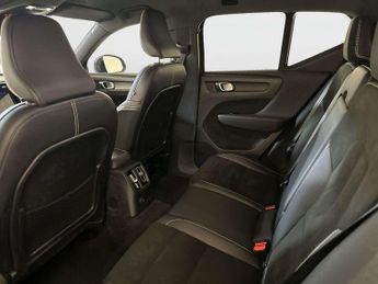 Volvo XC40 1.5h T5 Twin Engine Recharge 10.7kWh R-Design Pro SUV 5dr Petrol