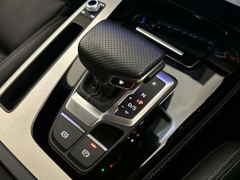 Audi Q5 2.0 TFSIe 55 Competition SUV 5dr Petrol Plug-in Hybrid S Tronic 