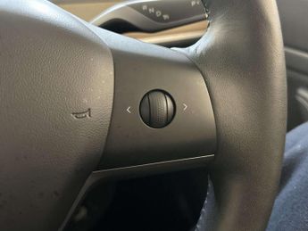 Tesla Model 3 Standard Range Plus Saloon 4dr Electric Auto RWD (241 bhp)