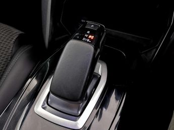 Peugeot E-2008 50kWh GT SUV 5dr Electric Auto (136 ps)