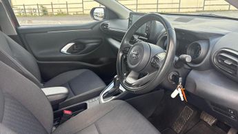 Toyota Yaris 1.5 VVT-h Design E-CVT Euro 6 (s/s) 5dr