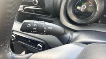 Toyota Yaris 1.5 VVT-h Design E-CVT Euro 6 (s/s) 5dr