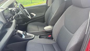 Toyota Yaris 1.5 VVT-h Design E-CVT Euro 6 (s/s) 5dr