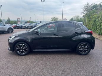 Toyota Yaris 1.5 VVT-h Design Hatchback 5dr Petrol Hybrid E-CVT Euro 6 (s/s) 
