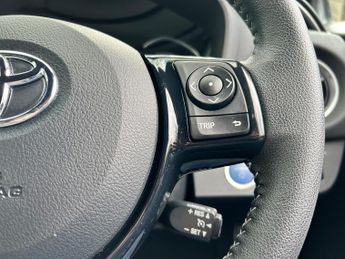 Toyota Yaris 1.5 VVT-h Excel E-CVT Euro 6 (s/s) 5dr