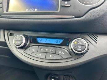 Toyota Yaris 1.5 VVT-h Excel E-CVT Euro 6 (s/s) 5dr