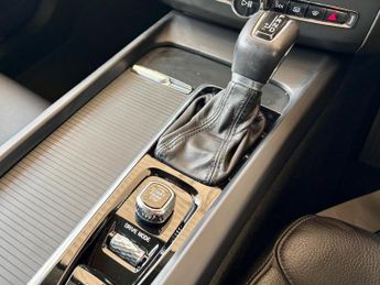 Volvo XC60 2.0 D4 Momentum Auto AWD Euro 6 (s/s) 5dr