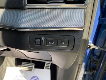 Volvo XC90 2.0h T8 Twin Engine 9.2kWh R-Design Auto 4WD Euro 6 (s/s) 5dr