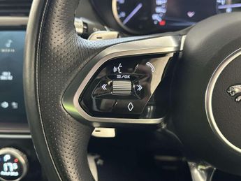 Jaguar E-PACE 2.0 D204 MHEV R-Dynamic Black SUV 5dr Diesel Auto AWD Euro 6 (s/