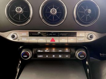 Kia Stinger 3.3 T-GDi V6 GT S Gran Turismo 5dr Petrol Auto Euro 6 (s/s) (365