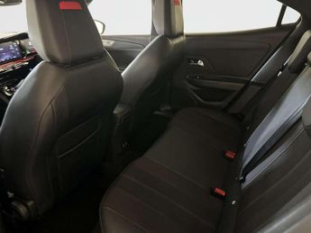 Vauxhall Mokka Electric 50kWh SRi Premium SUV 5dr Electric Auto (136 ps)