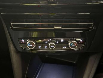 Vauxhall Mokka Electric 50kWh SRi Premium SUV 5dr Electric Auto (136 ps)