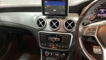 MERCEDES-BENZ GLA 2.1 GLA220 CDI AMG Line SUV 5dr Diesel 7G-DCT 4MATIC Euro 6 (s/s