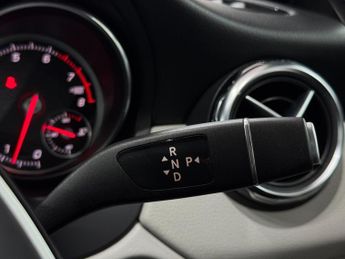 Mercedes-Benz GLA 1.6 GLA200 Sport 7G-DCT Euro 6 (s/s) 5dr
