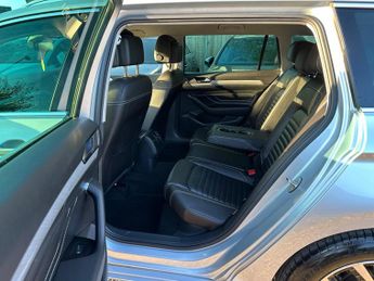 Volkswagen Passat 1.5 TSI EVO SEL DSG Euro 6 (s/s) 5dr
