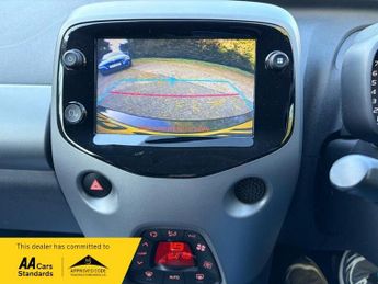 Toyota AYGO 1.0 VVT-i x-trend Funroof x-shift Euro 6 5dr