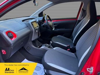 Toyota AYGO 1.0 VVT-i x-trend Funroof x-shift Euro 6 5dr