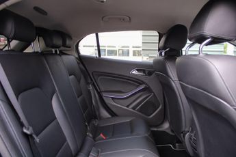 Mercedes-Benz GLA 1.6 GLA200 Sport (Executive) 7G-DCT Euro 6 (s/s) 5dr