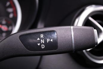 Mercedes-Benz GLA 1.6 GLA180 Urban Edition 7G-DCT Euro 6 (s/s) 5dr
