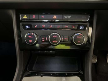 SEAT Leon 1.5 TSI EVO FR Black Edition Hatchback 5dr Petrol Manual Euro 6 