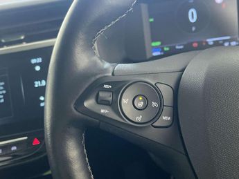 Vauxhall Corsa Electric 50kWh Elite Premium Hatchback 5dr Electric Auto (136 ps)