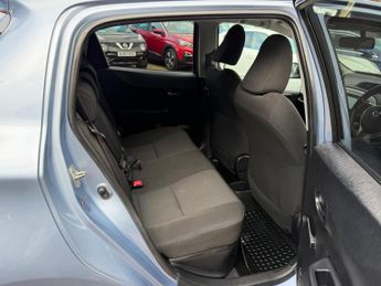 Toyota Yaris 1.5 VVT-h T4 Hatchback 5dr Petrol Hybrid CVT Euro 5 (101 ps)