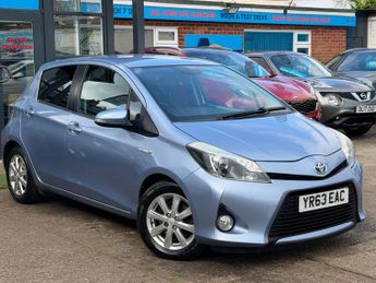 Toyota Yaris 1.5 VVT-h T4 Hatchback 5dr Petrol Hybrid CVT Euro 5 (101 ps)