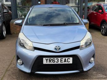 Toyota Yaris 1.5 VVT-h T4 Hatchback 5dr Petrol Hybrid CVT Euro 5 (101 ps)