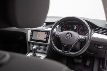 Volkswagen Passat 2.0 TDI SE Business DSG Euro 6 (s/s) 4dr