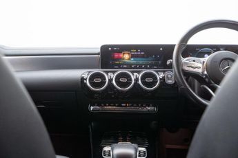 Mercedes-Benz CLA 1.3 CLA200 AMG Line Coupe 7G-DCT Euro 6 (s/s) 4dr