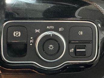 Mercedes-Benz A Class 1.5 A180d AMG Line (Executive) 7G-DCT Euro 6 (s/s) 5dr