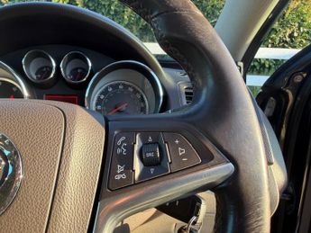Vauxhall Insignia 2.0 CDTi Elite Nav Auto Euro 5 4dr