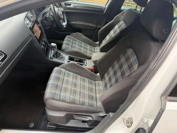 Volkswagen Golf 1.4 TSI 8.7kWh GTE Advance DSG Euro 6 (s/s) 5dr