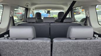 Toyota Sienta 1.5 Petrol/Hybrid 7 Sester 5Dr