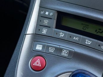 Toyota Prius 1.8 VVT-h T3 CVT Euro 5 (s/s) 5dr
