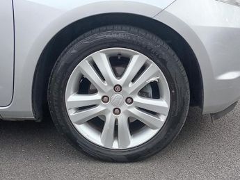 Honda Jazz 1.4 i-VTEC EX Hatchback 5dr Petrol i SHIFT Euro 4 (100 ps)