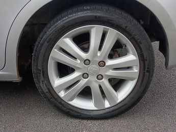 Honda Jazz 1.4 i-VTEC EX Hatchback 5dr Petrol i SHIFT Euro 4 (100 ps)